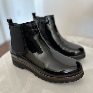 Waterproof, paten leather booties from Naturalizer in black. Size 7, fits small.